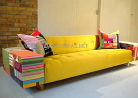 sofa amarelo e verde